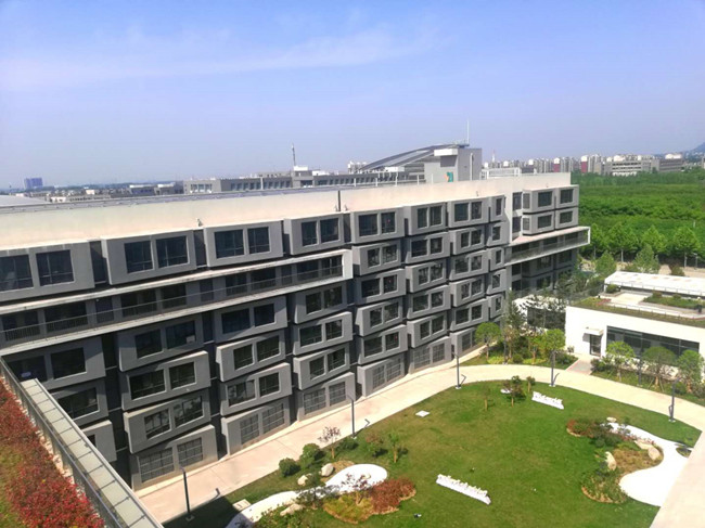 1588237485482_839b3f80-ba5f-4155-2aaa-b02ffd7d4083.jpg 留学生公寓1_副本.jpg
